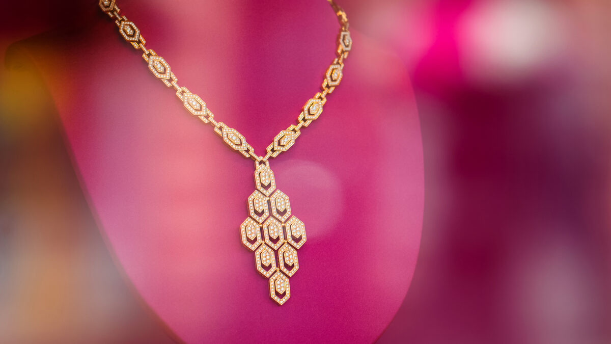 Bvlgari gold pendant necklace