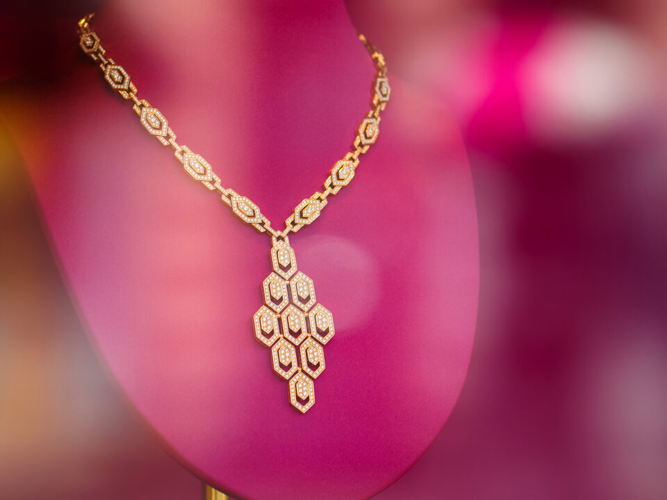 Bvlgari gold pendant necklace